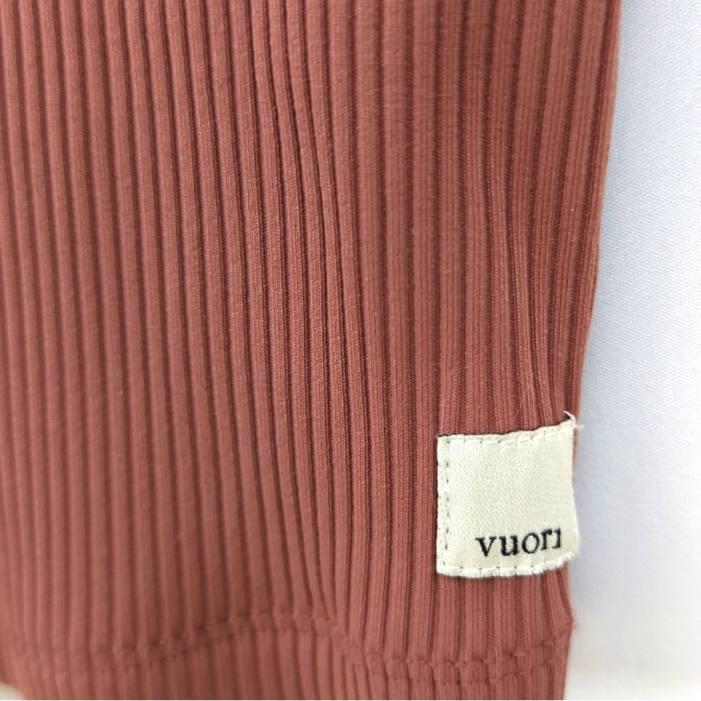 VUORI Performance Ribbed Crop Tank Top Yoga Strappy Sports Bra  Terracotta Sz M - Picture 2 of 5
